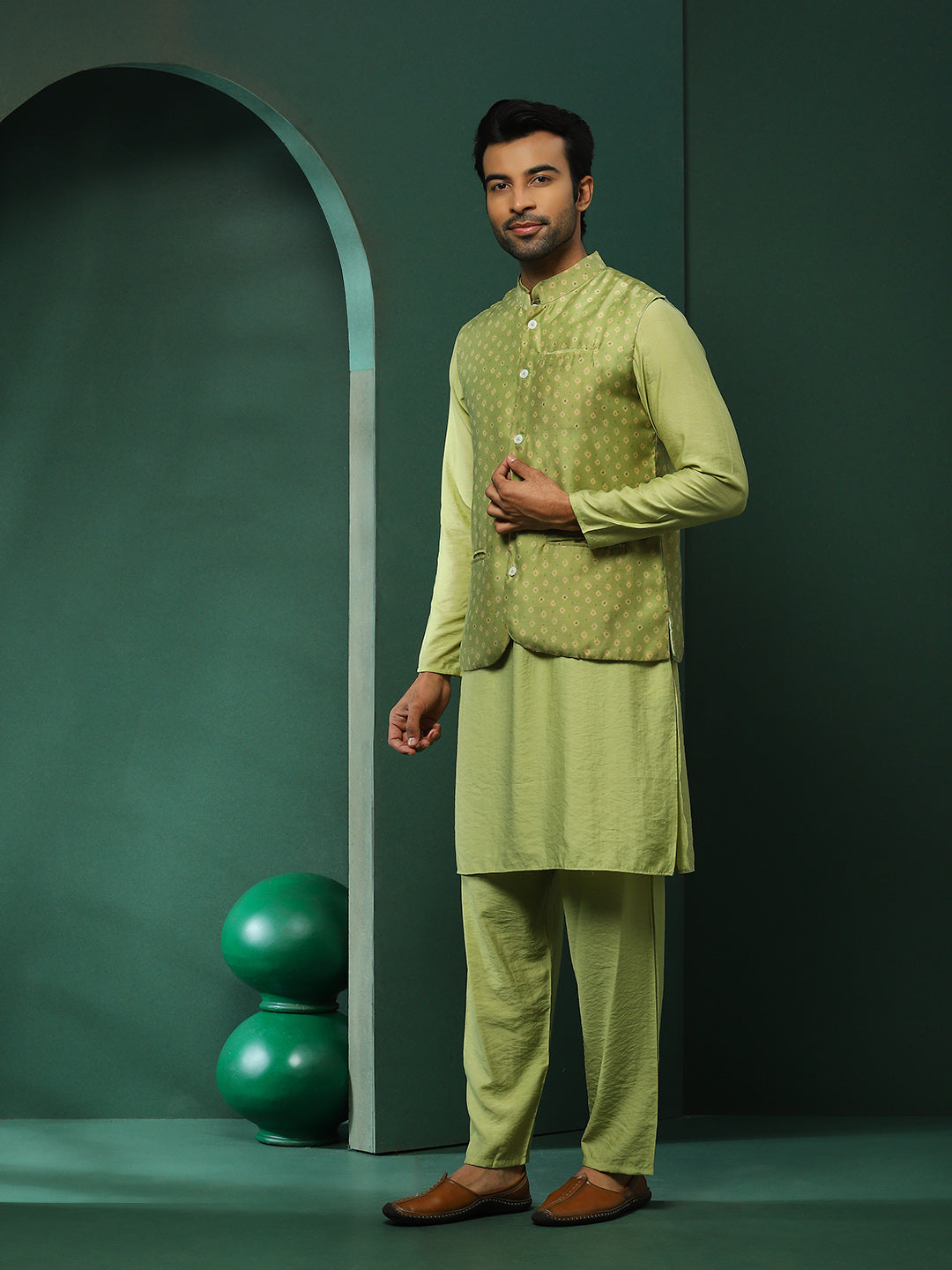 Green Kurta Pyjama With Bandhani Print Nehru Jacket