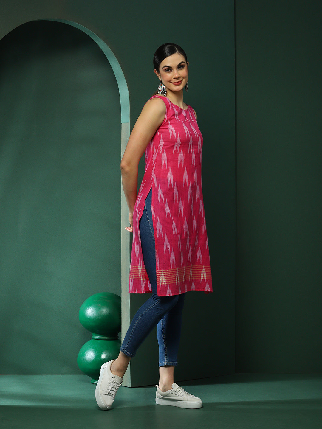 Pink Ikat Print Sleeveless Kurta